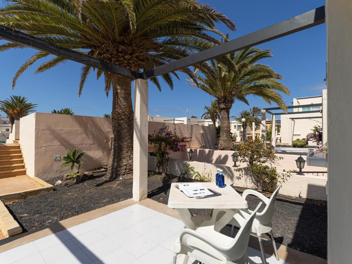 Homeforguest Apartamento Con Terraza Y Piscina En Corralejo Exterior foto