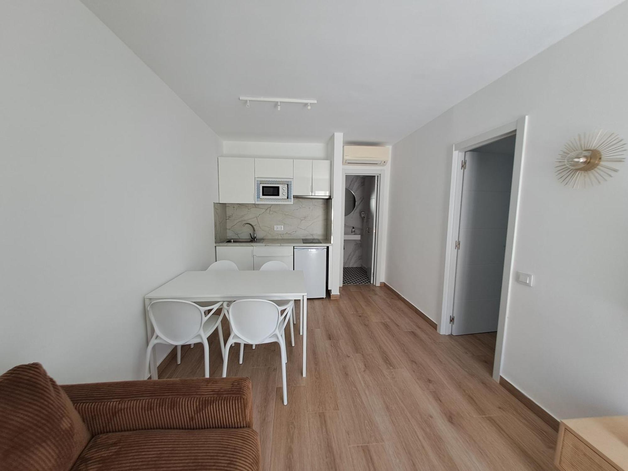 Homeforguest Apartamento Con Terraza Y Piscina En Corralejo Exterior foto