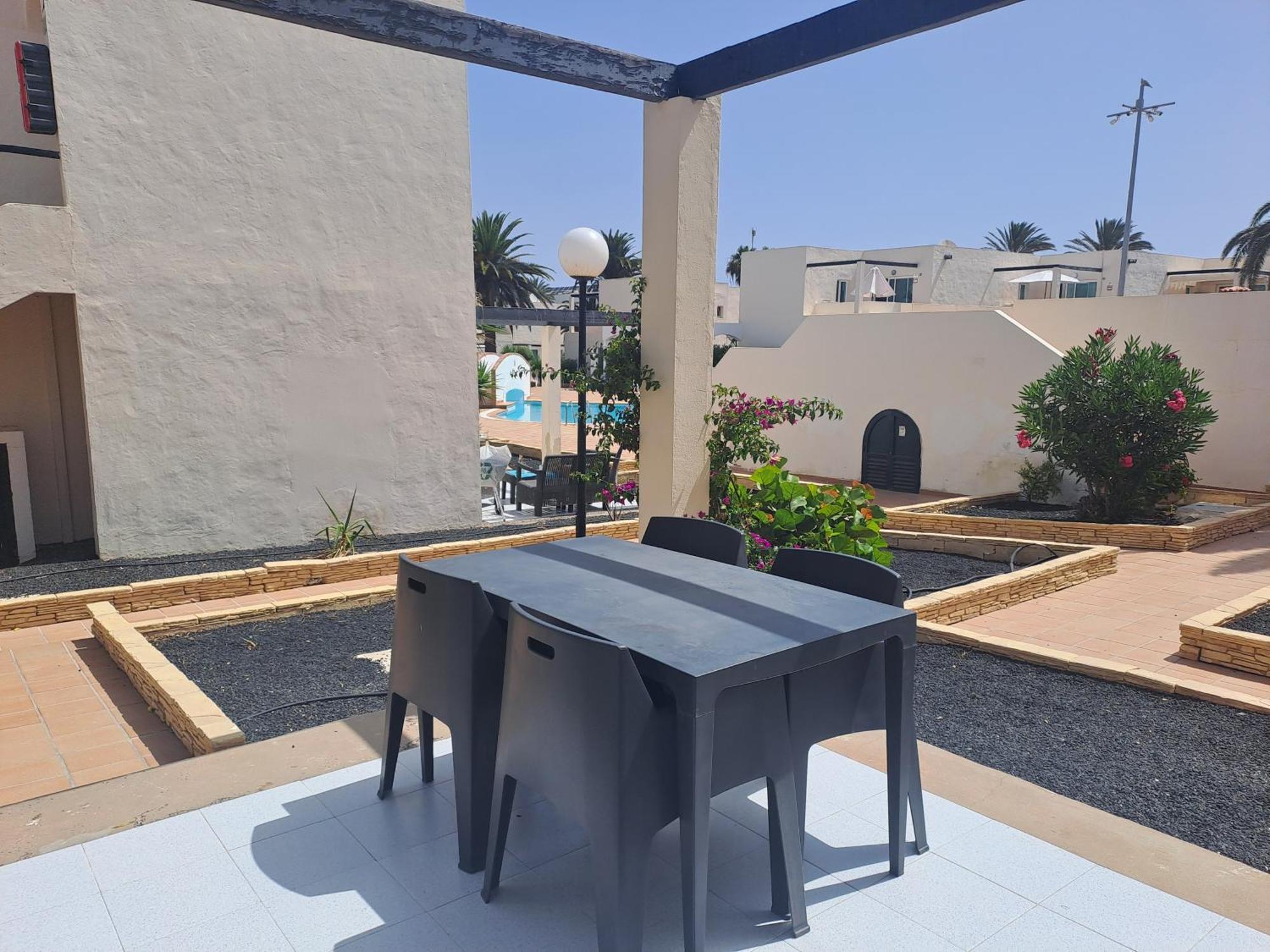 Homeforguest Apartamento Con Terraza Y Piscina En Corralejo Exterior foto